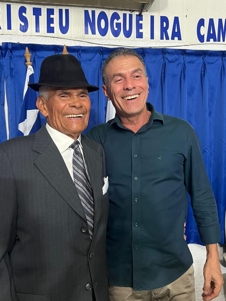 Sr Jo&atilde;o Lopes do Santos e seu filhos ex-prefeito Sr. Juscelino Souza