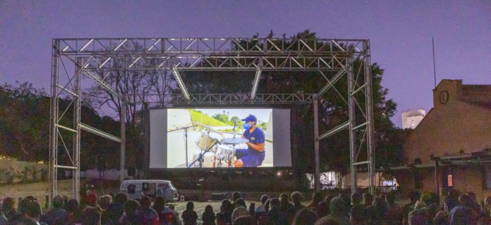 Foto de Mila Maluhy (site In-Edit)