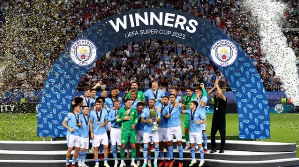 Manchester City fatura a Supercopa da Europa (Foto: Reuters)