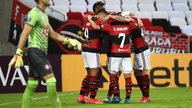 Time do Flamengo comemora gol contra o Unión La Calera (Foto: André Durão)