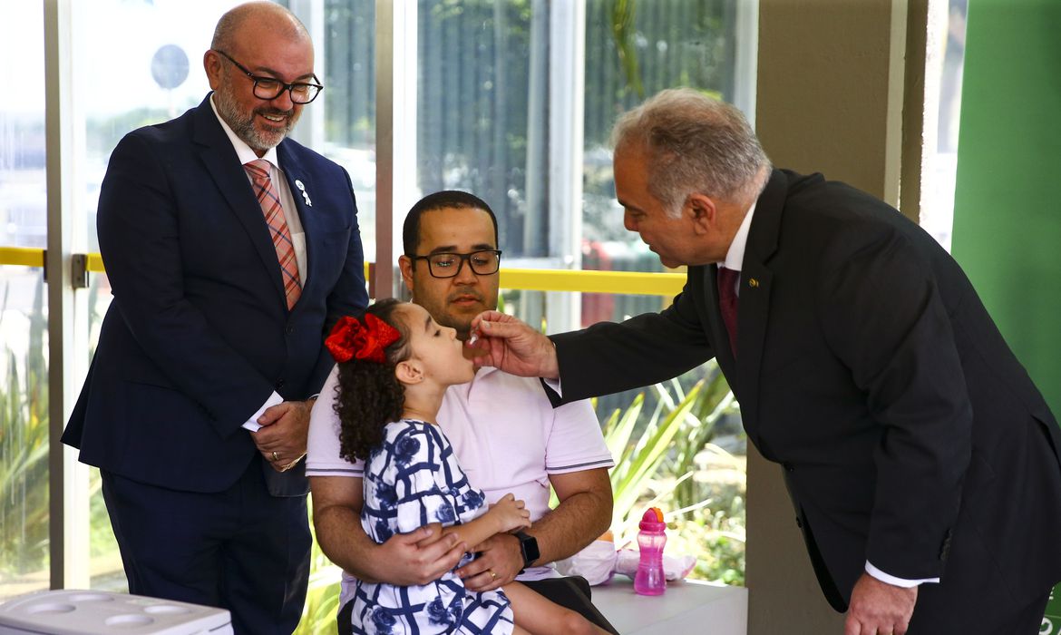 O ministro da Saúde, Marcelo Queiroga, durante ação contra a poliomielite e comemoração do Dia Nacional da Vacinação. Foto: Marcelo Camargo