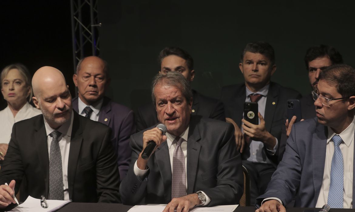 O presidente nacional do Partido Liberal (PL), Valdemar Costa Neto, fala com a imprensa no Centro de Eventos e Convenções Brasil 21, em Brasília. Foto: Marcello Casal Jr