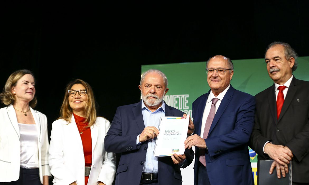 O presidente eleito, Luiz Inácio Lula da Silva, durante cerimônia de entrega do relatório final da transição de governo e anúncio de novos ministros. Foto: Marcelo Camargo