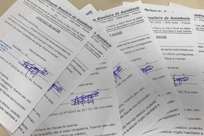 Atestados(falsos) usados para furar a fila da vacinação de covid-19 Foto: Reprodução