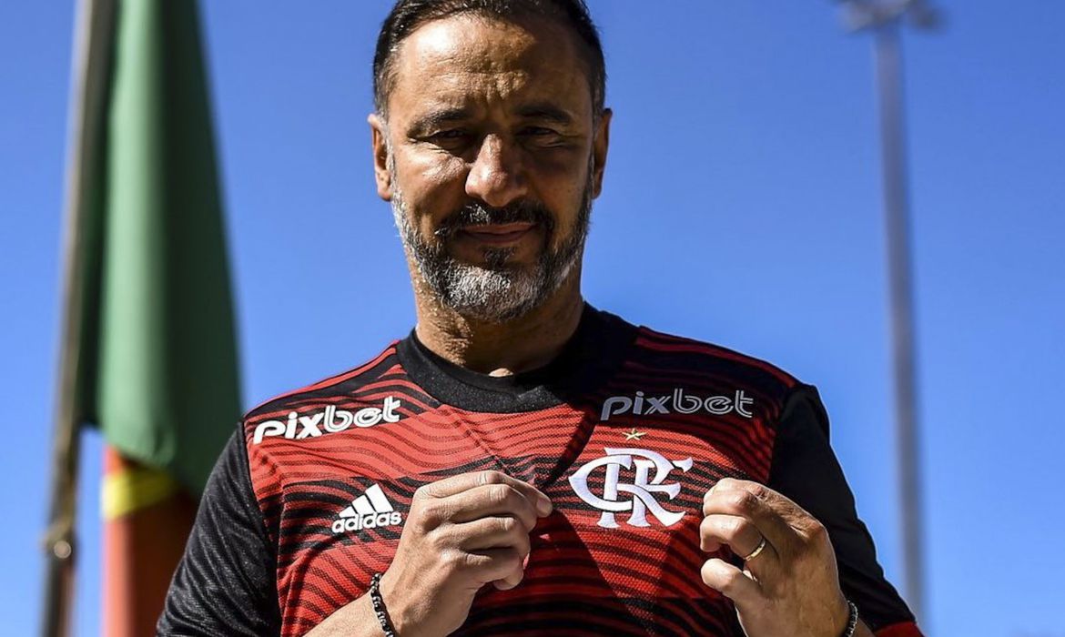 Vítor Pereira - técnico - Flamengo - português Foto: Reprodução Twitter/Flamengo