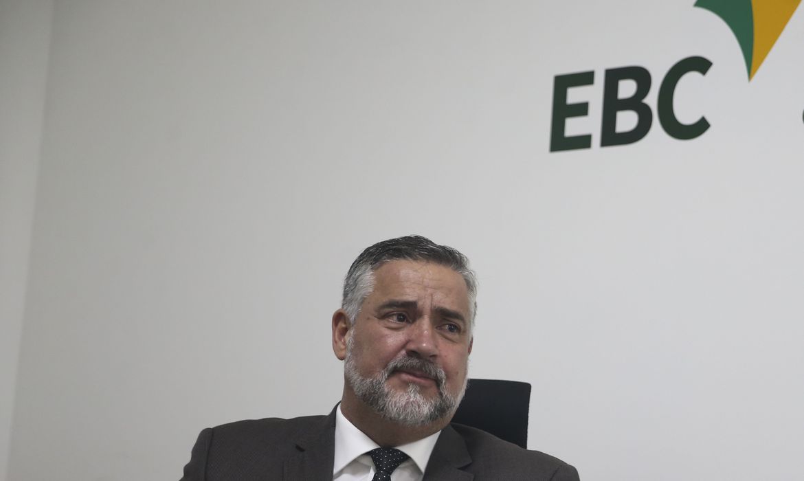 O ministro da Secretaria de Comunicação Social da Presidência, Paulo Pimenta, vistta a EBCl Foto: José Cruz