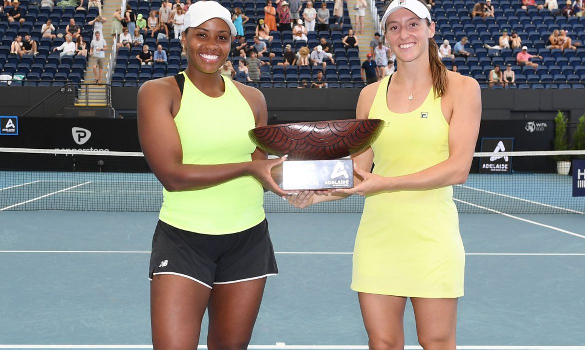 Luisa Stefani, Taylor Towsend, WTA 500 de Adelaide, campeãs, duplas - em 13/01/2023 Foto: Divulgação/Adelaide International