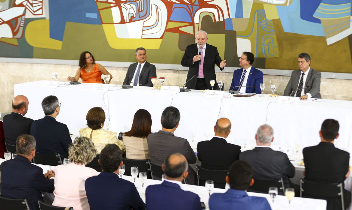 O presidente Luiz Inácio Lula da Silva participa de reunião com reitores das universidades federais do país e dos institutos federais de ensino, no Palácio do Planalto. Foto: Marcelo Camargo