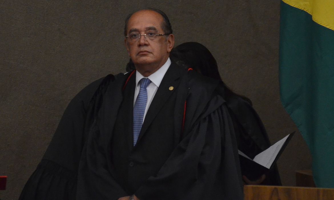 Brasília - O ministro Gilmar Mendes, do STF, toma posse como ministro titular do Tribunal Superior Eleitoral (TSE). O ministro vai ocupar a vaga aberta com a saída da ministra Cármen Lúcia (José Cruz/Agência Brasil)