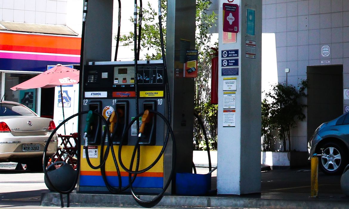 São Paulo - Posto de gasolina em Pinheiros. Foto: Rovena Rosa