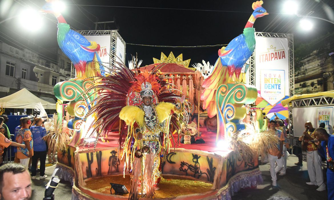 Maricá (RJ) -- A Escola de Samba União de Maricá é campeã do carnaval pela Série Prata e garantiu vaga para desfilar pela primeira vez na Sapucaí em 2024. Foto: Clarildo Menezes/Divulgação