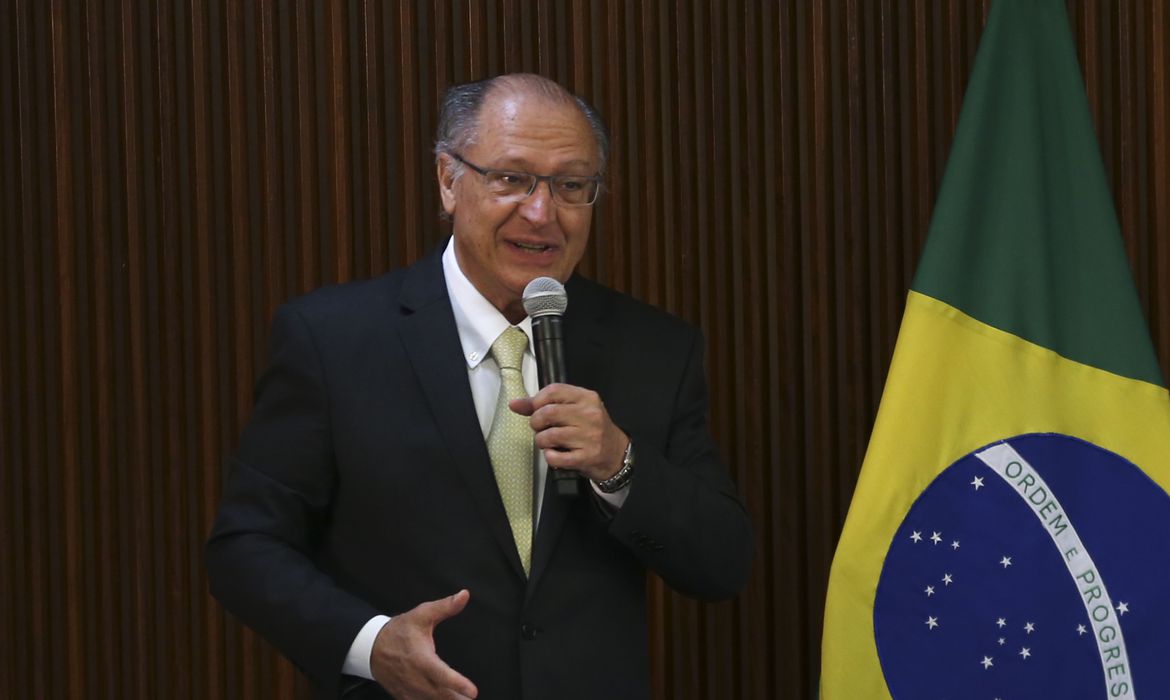 O vice-presidente, Geraldo Alckmin, participa da primeira reunião ministerial, no Palácio do Planalto Foto: José Cruz