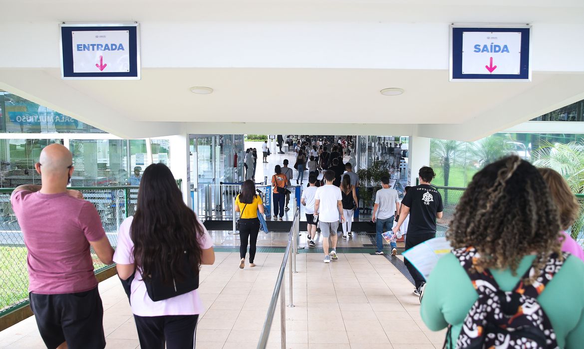 Participantes do Exame Nacional do Ensino Médio (Enem) 2021 fazem, neste domingo (28), segundo dia de avaliação, provas de matemática e de ciência da natureza. Foto: Valter Campanato