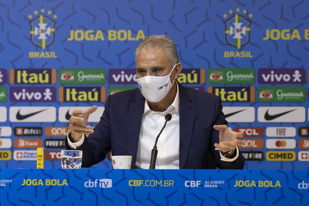 Técnico Tite durante entrevista - Foto: Lucas Figueiredo / CBF