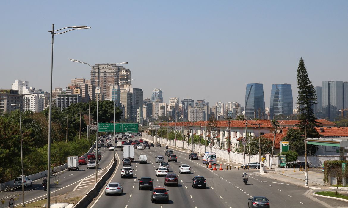 São Paulo - Trânsito na Marginal Pinheiros.