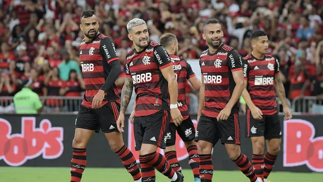 Time do Flamengo comemora um dos gols marcados pela equipe (Foto: Alexandre Durão)