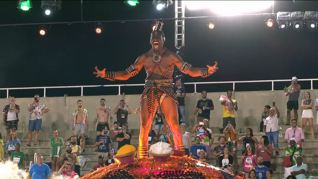 O ator Demerson D'Alvaro, o Exu da comissão de frente da Grande Rio (Foto: Reprodução/TV Globo)