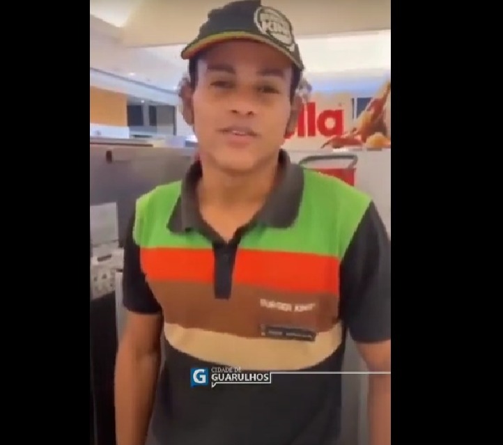 Funcionário do Burguer King urina na roupa após ser proibido de ir